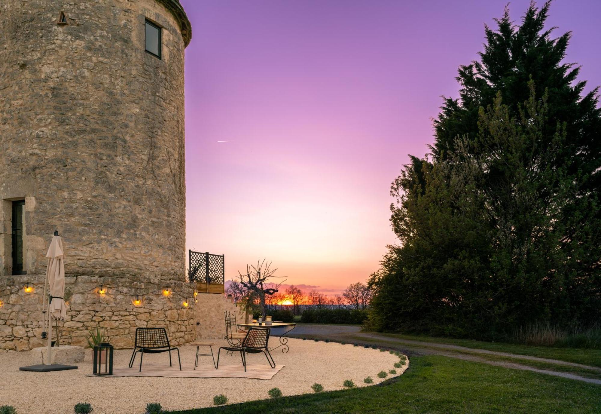 Enchanting Windmill Retreat Loubes-Bernac Экстерьер фото